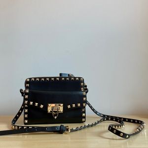 VALENTINO ROCKSTUD FLIP LOCK STUDDED BLACK LEATHER CROSSBODY BAG REMOVABLE POUCH